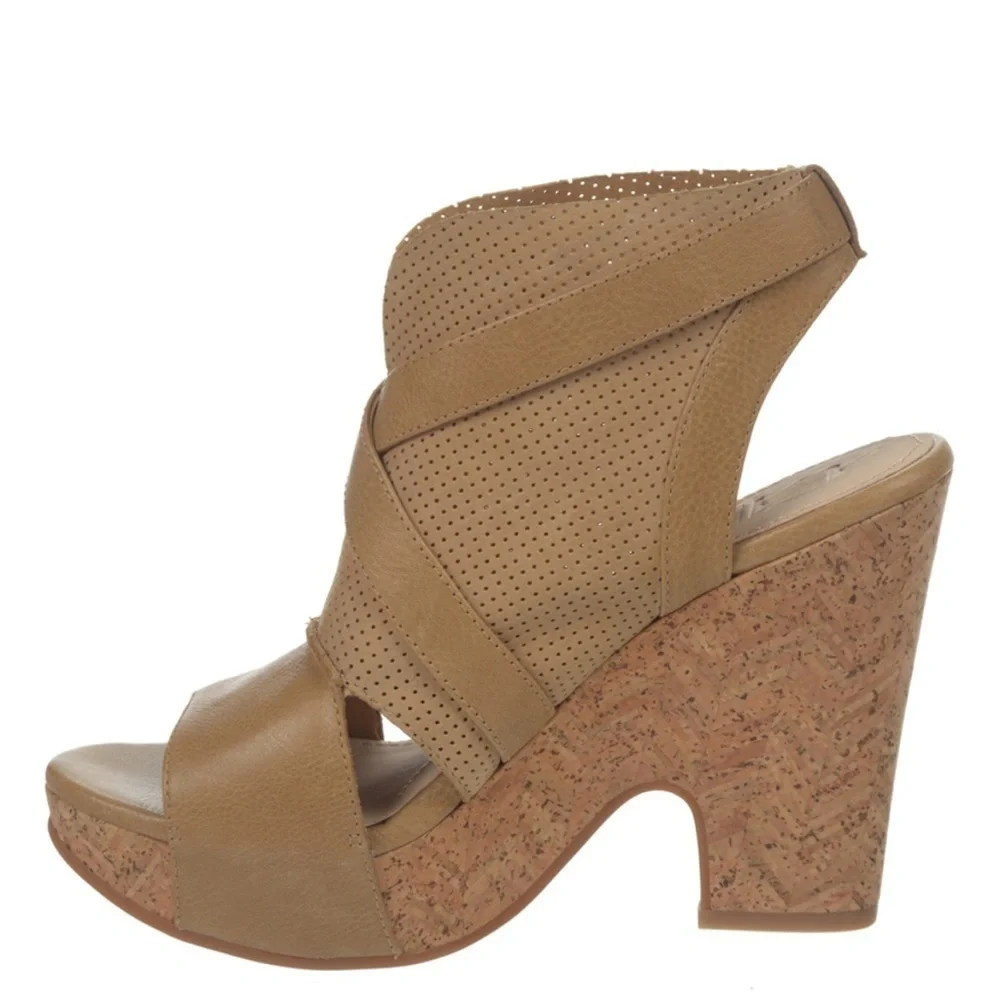 Naya Corda Maple Leather Sandal platform heel size 6